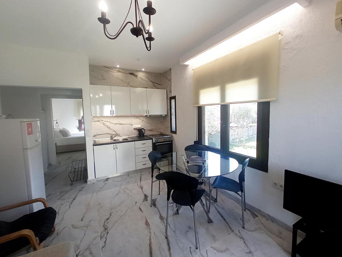 Salonikiou Beach Apartments Akti Salonikiou Eksteriør billede